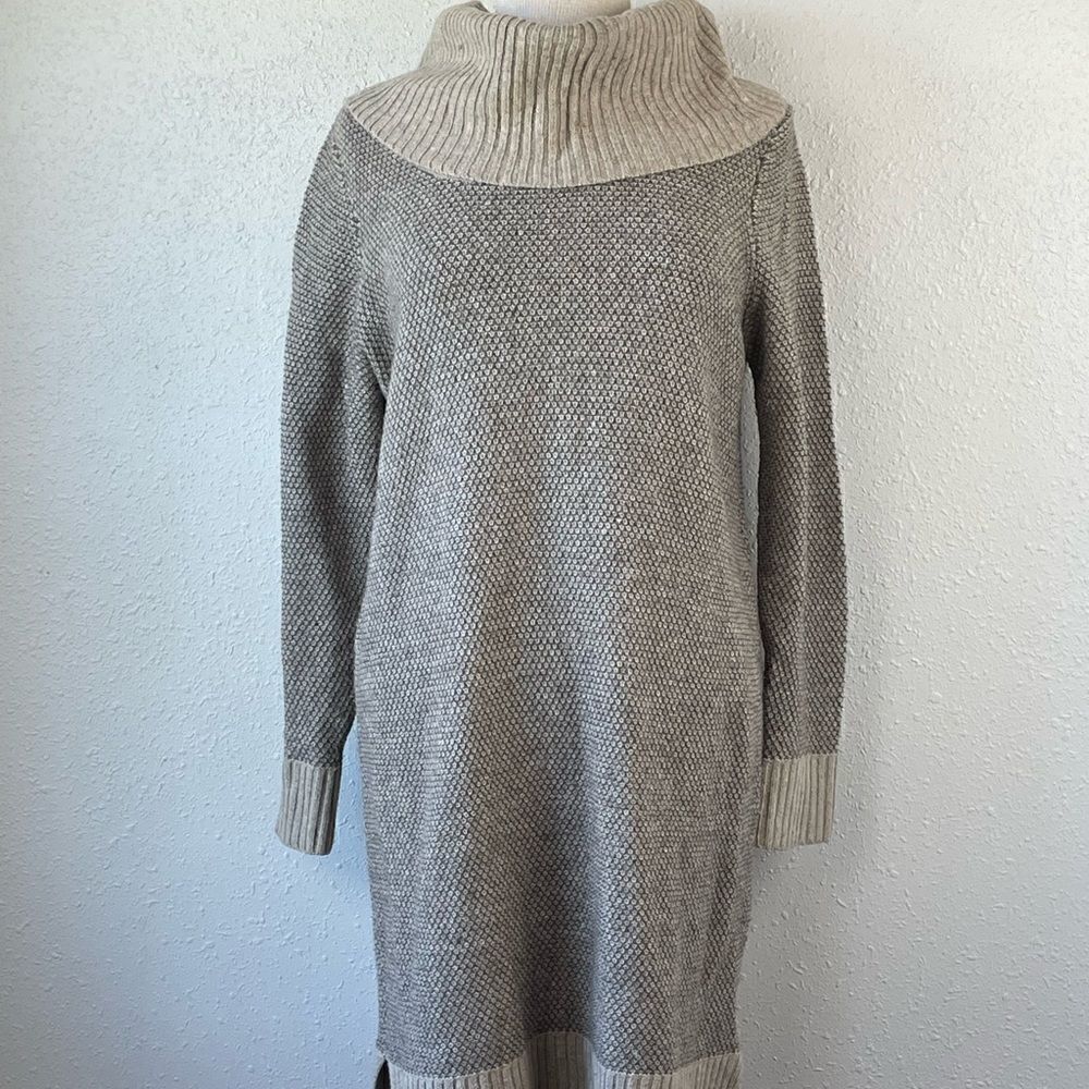 Pre-Owed Cynthia Rowley Cowl Neck Gray and Tan Knit Sweater Dress Size M